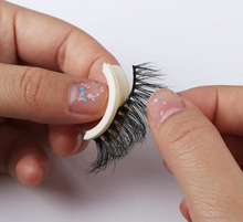 Load image into Gallery viewer, Glueless Self-Adhesive Eyelashes